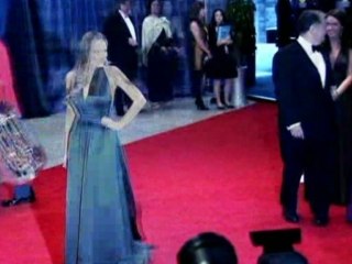 Lohan fights with mom, Pussy Riot member freed