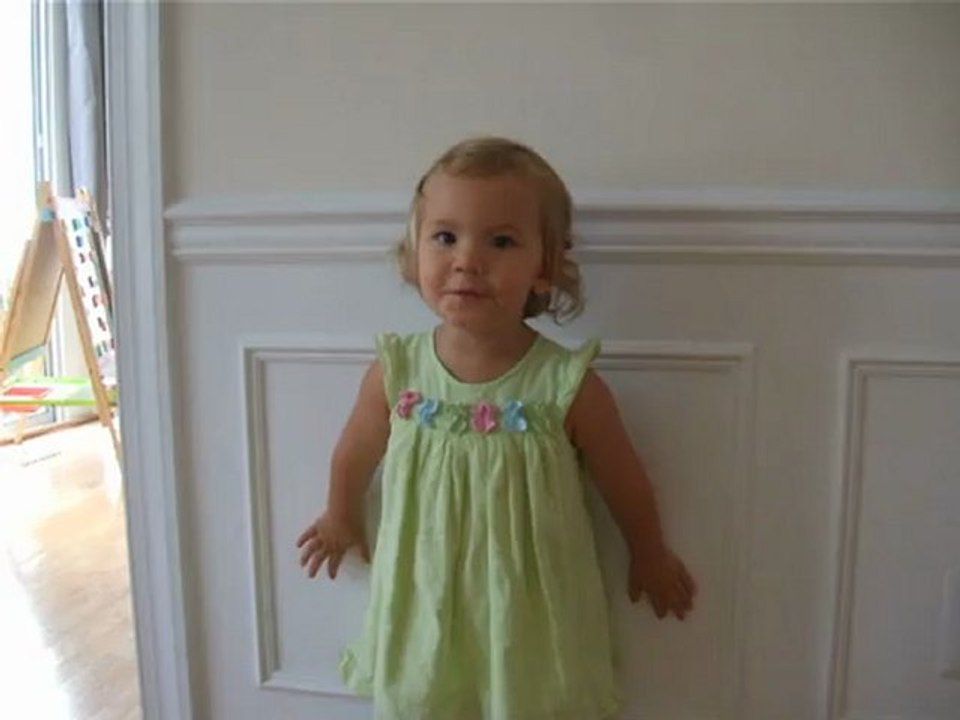 Claire chante bateau sur l'eau