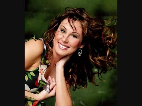 Funda Arar - YOLLARINA GÜL DÖKTÜM / MÜZİK KUTUSU