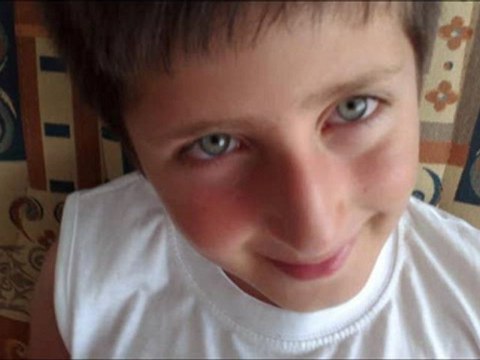 kapat gözlerini kimse görmesin