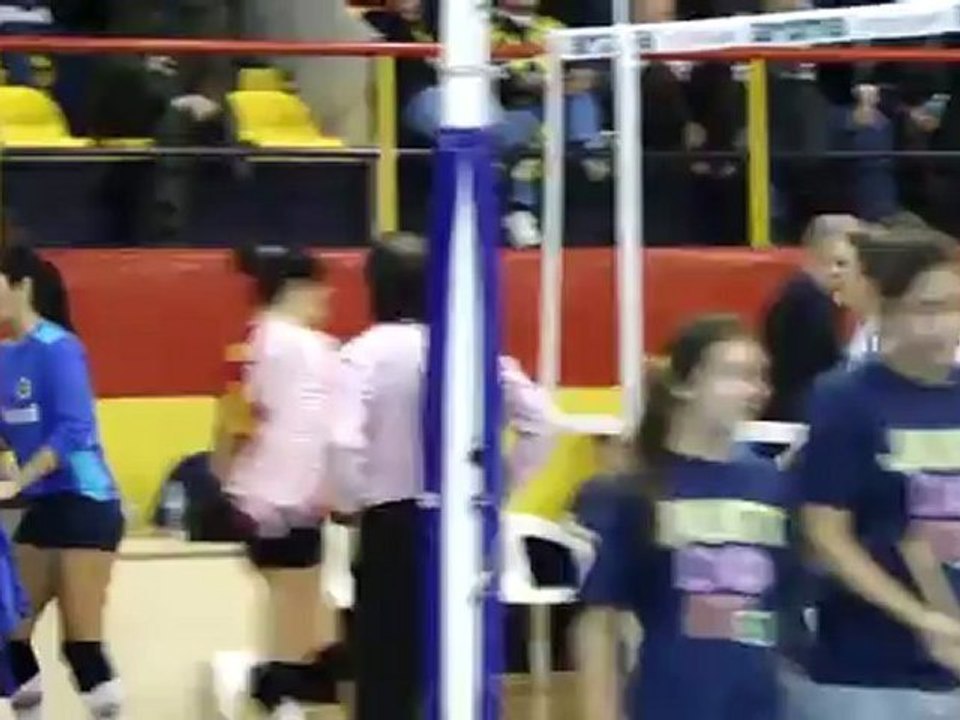 3 Ocak 2012 Fenerbahçe Universal - Yeşilyurt Maçı 2.Set Sonu