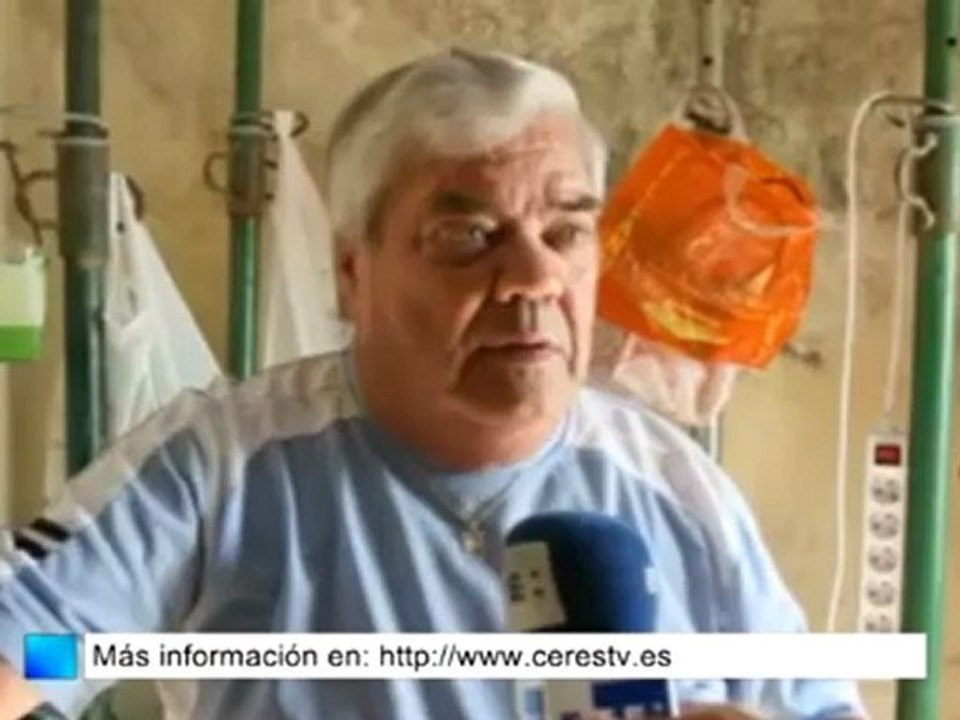 Con la casa apuntalada