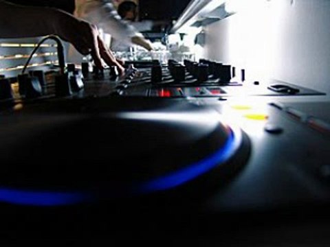 Evil Activities & Panic Feat. Mc Alee - Never Fall Asleep (Tha Playah Remix).