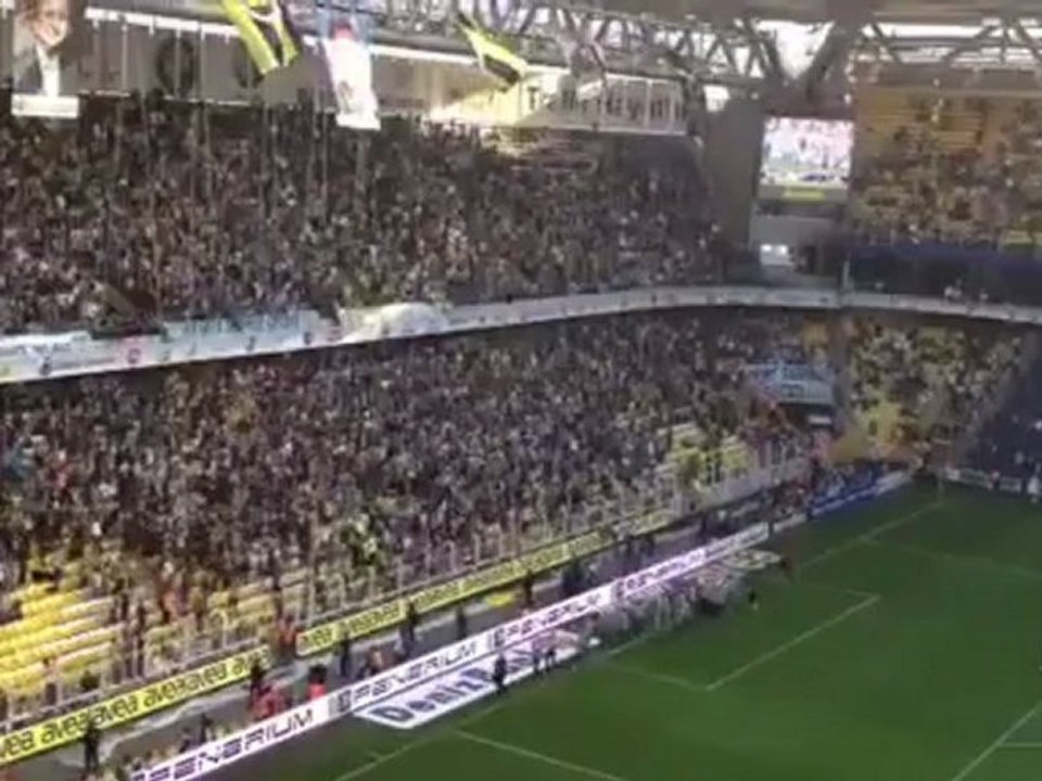 15 Nisan 2012 Fenerbahçe Trabzonspor Maçı Sarı Melekler Şeref Turu
