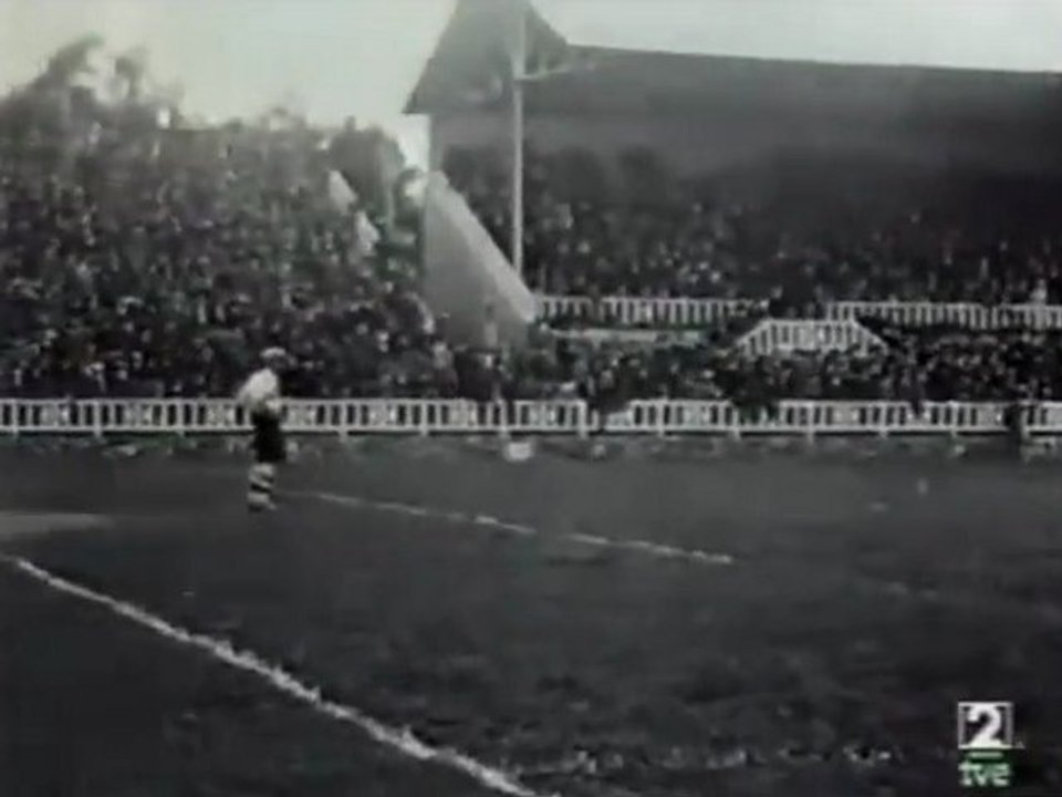 El tancament de l'estadi de Les Corts (1925)