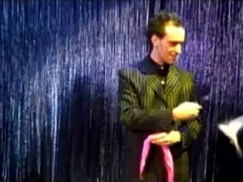 Parakeet Gizmo (red) by Dave Womach - Magic Trick