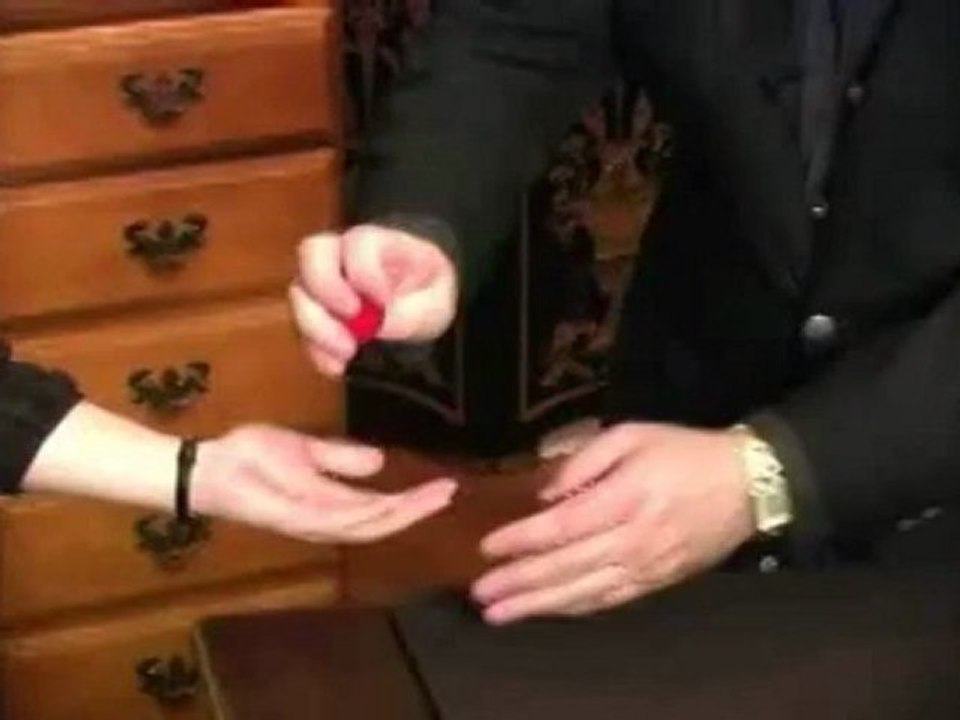 Sponge Ball Magic (DVD and Gimmick) by Theatre Magic - Magic Trick