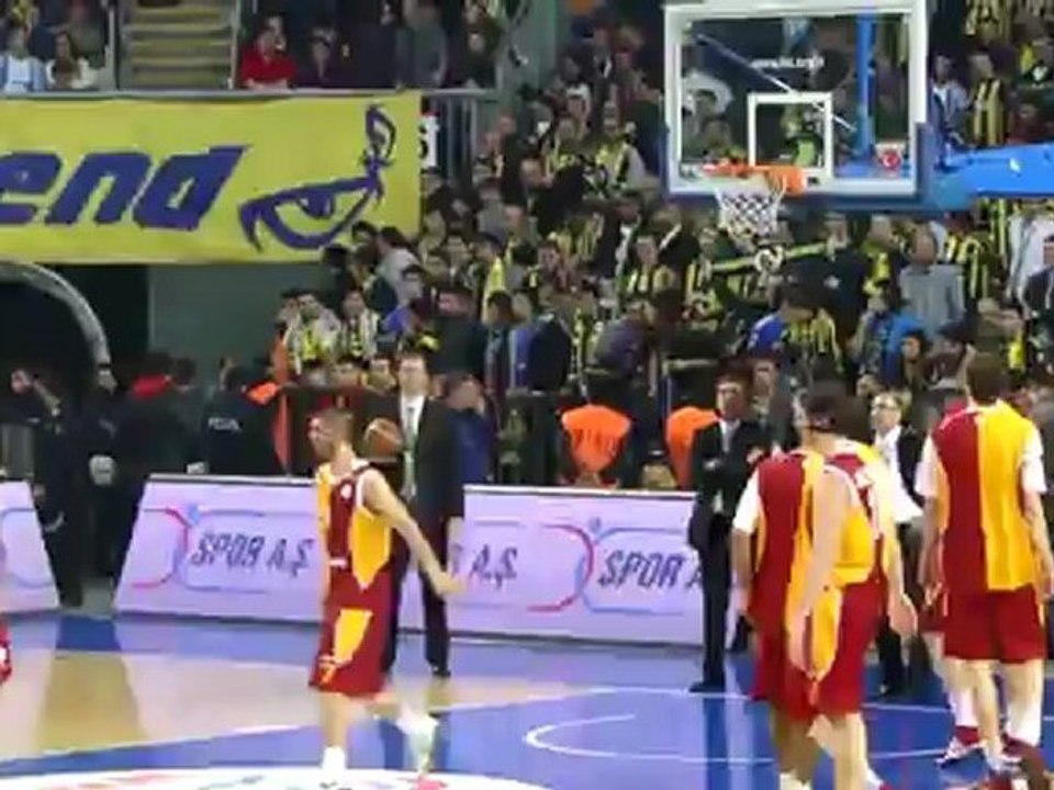 30 Aralık 2011 Fenerbahçe Ülker - Galatasaray MP Maçı Isınma