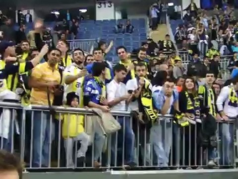30 Aralık 2011 Fenerbahçe Ülker - Galatasaray MP Maçı Maç Sonu Takım Sarı - Lacivert