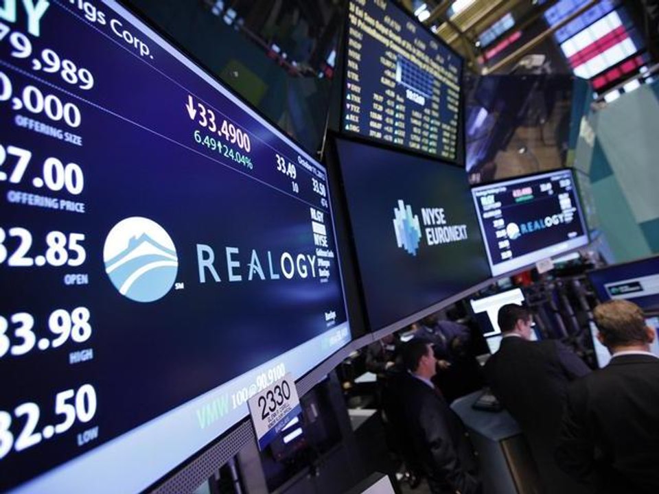 U.S. Stocks End Flat as Apple Dents Gains