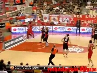 Joey Dorsey dunks vs.Caja