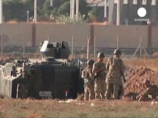 Due jet turchi pattugliano il confine con la Siria