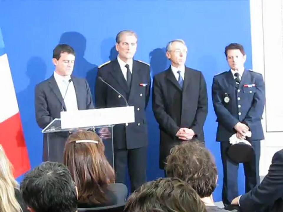 conférence de presse du ministre Valls