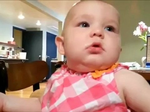 As reações dos bebés ao provar limão pela primeira vez