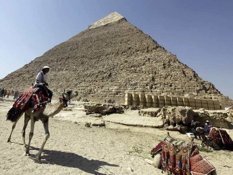 Egypt Reopens Khefren Pyramid and Six Tombs