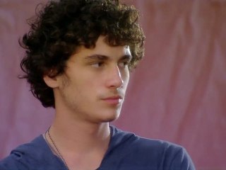 Dinho e Lia são obrigados a formar dupla para pesquisa