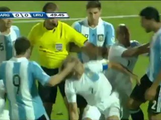 Doppio Messi e Aguero, Cavani ko