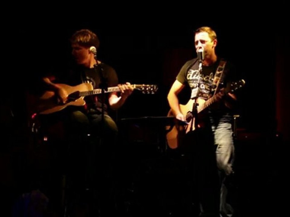 Extrait 1  "The Smoke in Kills" en Acoustique au K-fées Concert le 12/10/2012