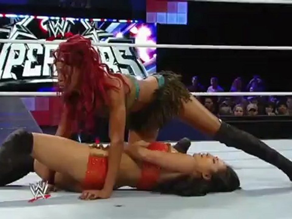 Alicia Fox vs Gail Kim