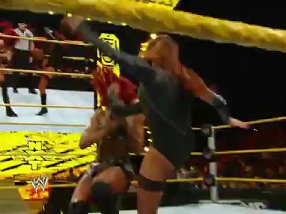 Alicia Fox vs Maxine