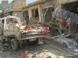 Pakistan market blast kills at least 14
