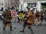 Une bataille sans merci entre les vikings et les carolingiens sur la grand-place à Béthune