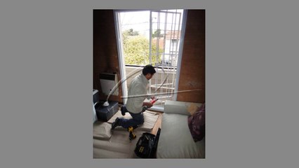 Cambio de abertura de madera por una puerta balcón de aluminio Módena eco-alum®