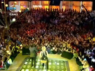 Fettah Can - Boş Bardak Canlı Performans