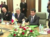 Manuel Valls en visite à Alger