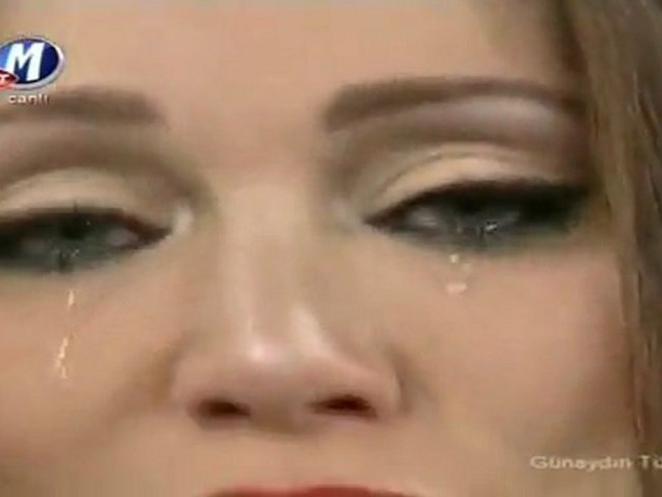 Ayrılık Ümitlerin Ötesinde Bir Şehir (Umut Akyürek)