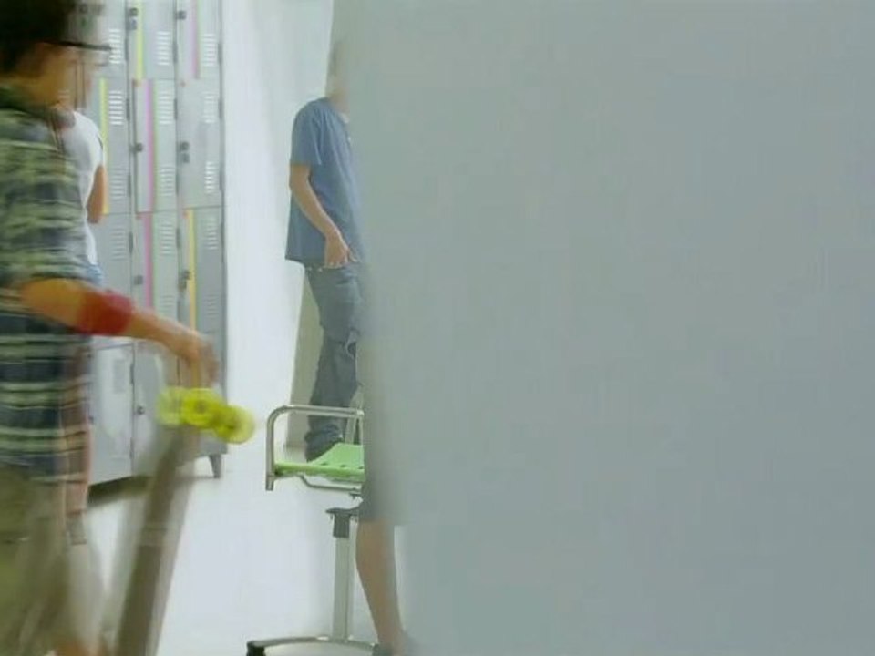 Orelha diz que Dinho ficou com Lia e Ju ouve