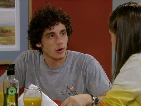 Dinho garante a Ju que não existe possibilidade de ele ficar com Lia