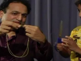 Video herunterladen: Magic Kit ( with 75 tricks) by Uday - Magic Trick