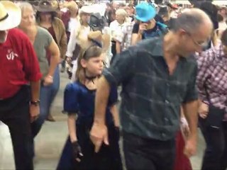 Charline et Manon dans BOOT SCOOTIN  BOOGIE