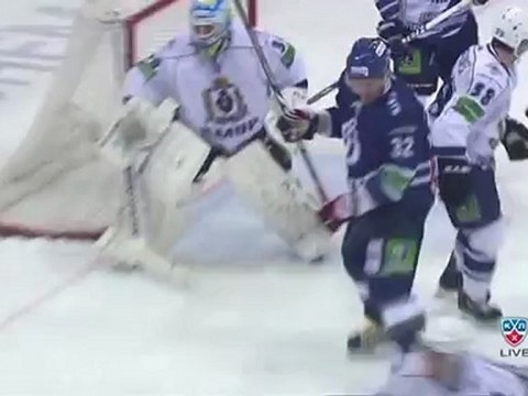 Hockey. 2012.10.14. KHL 2012-13. RS. Dinamo Moskva - Amur. [rgfootball.net] 2й