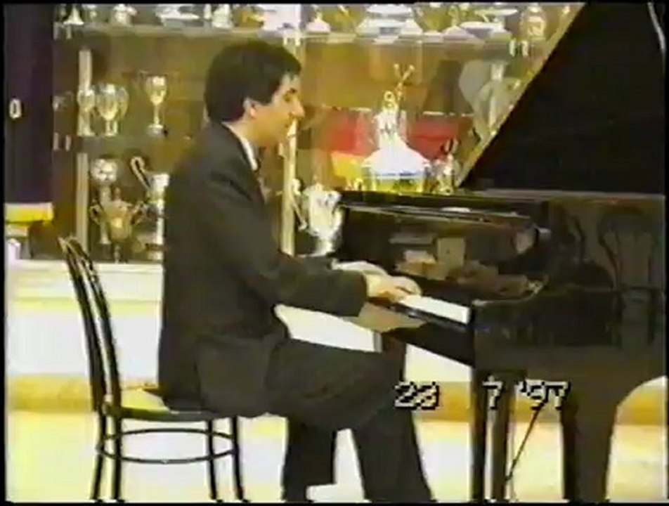 Rosario Ruggiero interpreta J. Brahms Rapsodia in si minore op. 79 n. 1