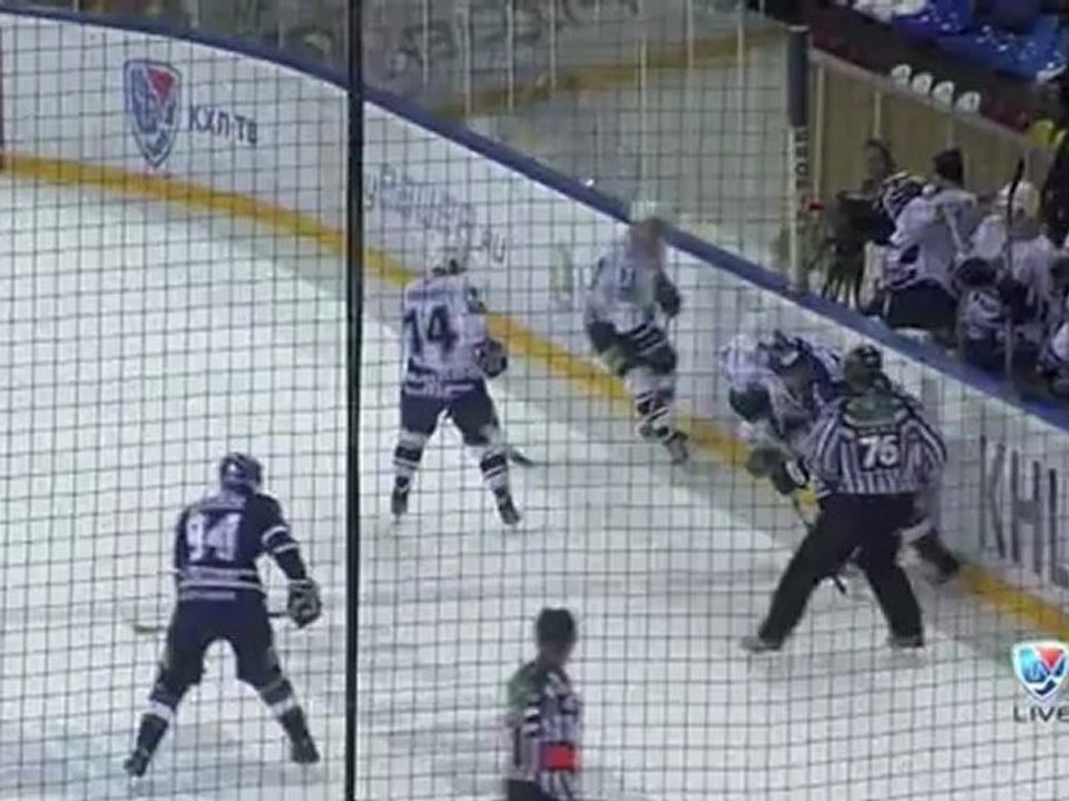 Hockey. 2012.10.14. KHL 2012-13. RS. Dinamo Moskva - Amur. [rgfootball.net](01h17m25s-01h53m58s)