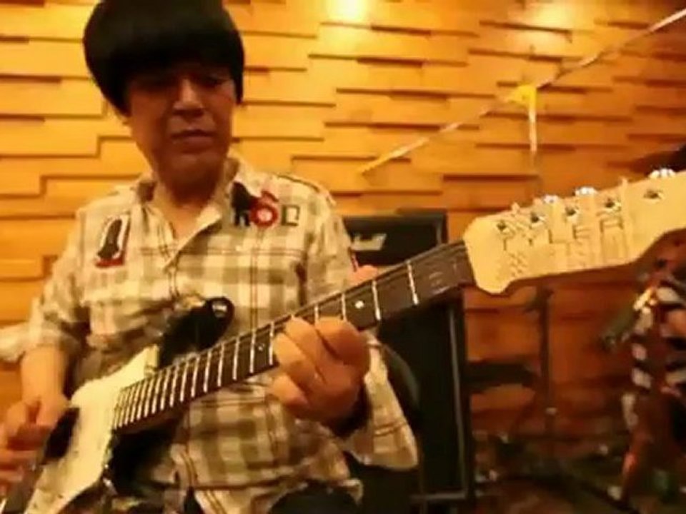 2NE1   'LONELY' [HD New Version]