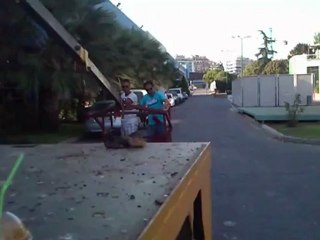 Εργασια καλαθοφορου στην ΔΕΘ θεσσαλονικης