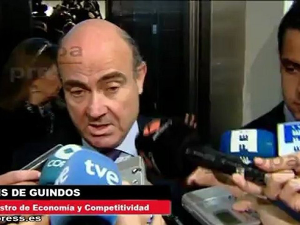 De Guindos avanza una caída del PIB próxima al 0,4%