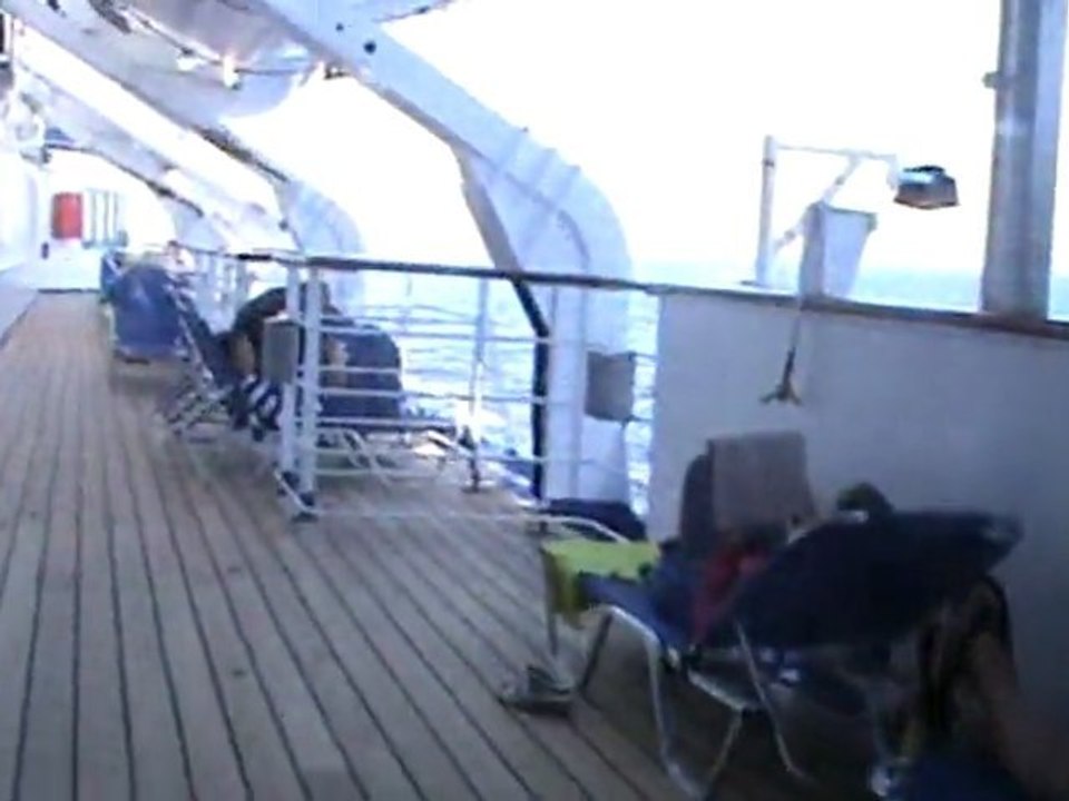 FTI Berlin Kreuzfahrten Zigaretten  Rauchereck  Rauchen auf Kreuzfahrtschiffen Hubert und Matthias Die Fellas Mittelmeer