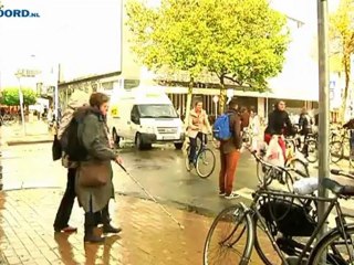Blinden en slechtzienden lopen samen op Dag van de Witte stok - RTV Noord