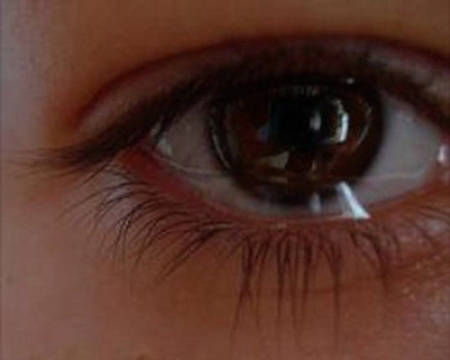 Herkes öldürür sevdiğini