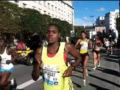 tout rennes court 2012 '' 5km La ''RENAULT'' Femmes avec mario et son petit vélo