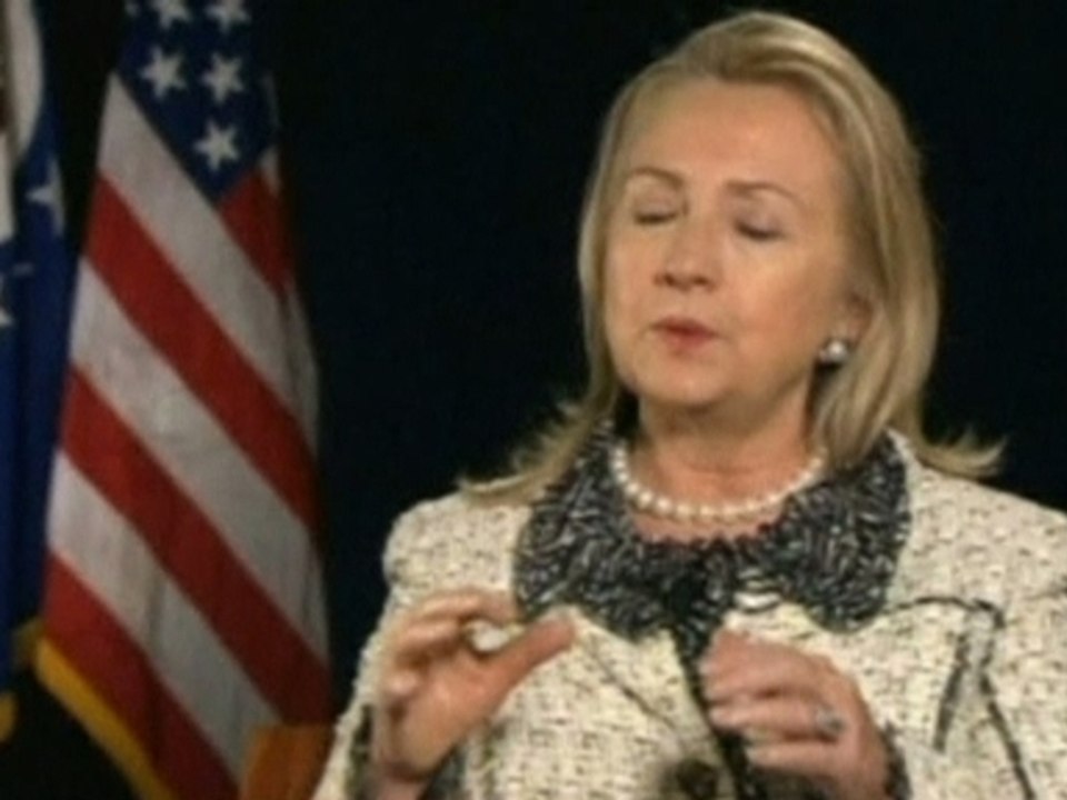 Clinton takes responsibility for Libay attack