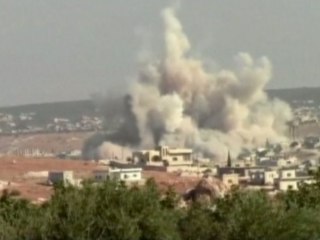 Amateur video captures heavy shelling in Syria