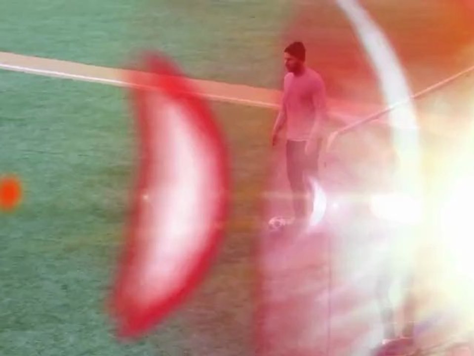 Liev Schreiber And Naomi Watts Soccer Skills