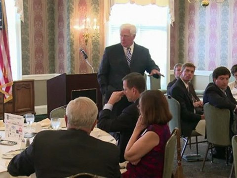 Candidatos dos EUA em campanha nas redes