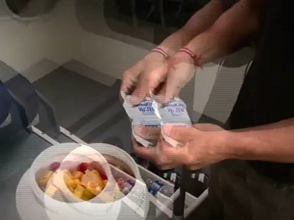 Episode 6 : la survie en mer, Tanguy de Lamotte sur initiatives-coeur - Vendée Globe 2012-2013