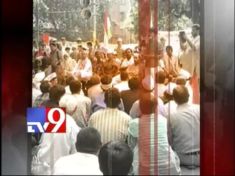 IAS officer Ashok transferred to hide DLF-Vadra nexus - Kejriwal